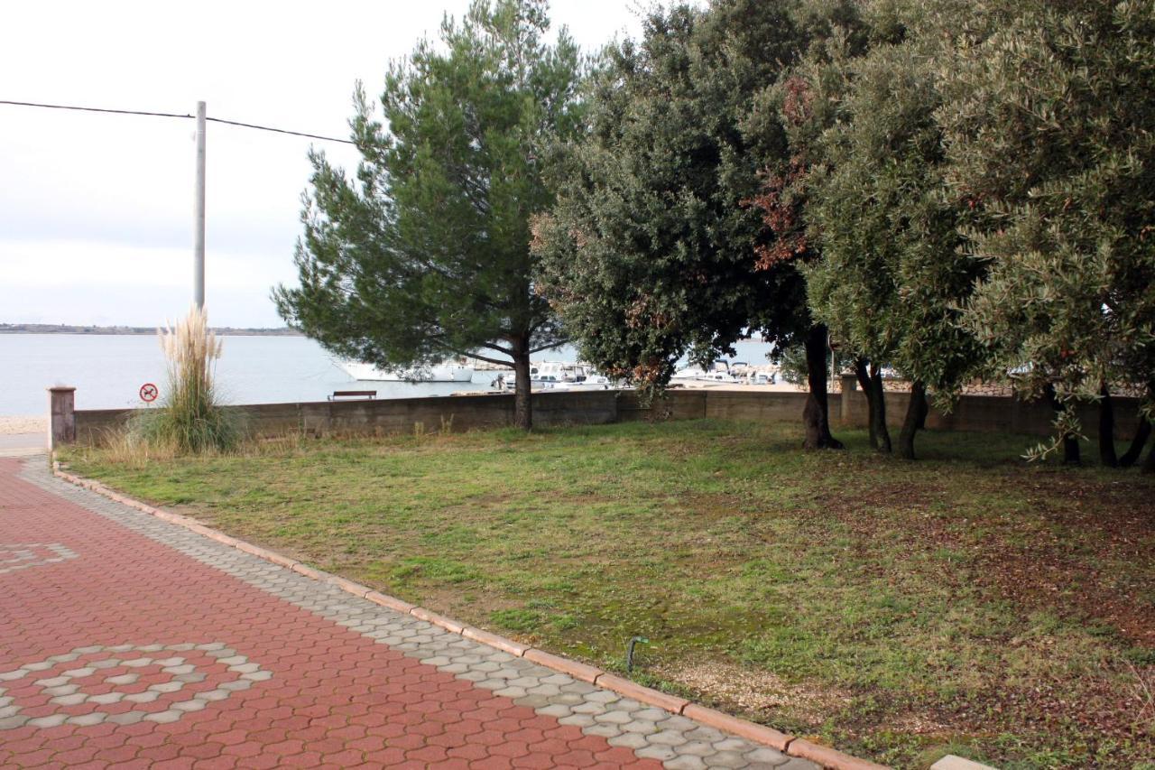 Apartments By The Sea Vrsi - Mulo, Zadar - 5951 Bagian luar foto