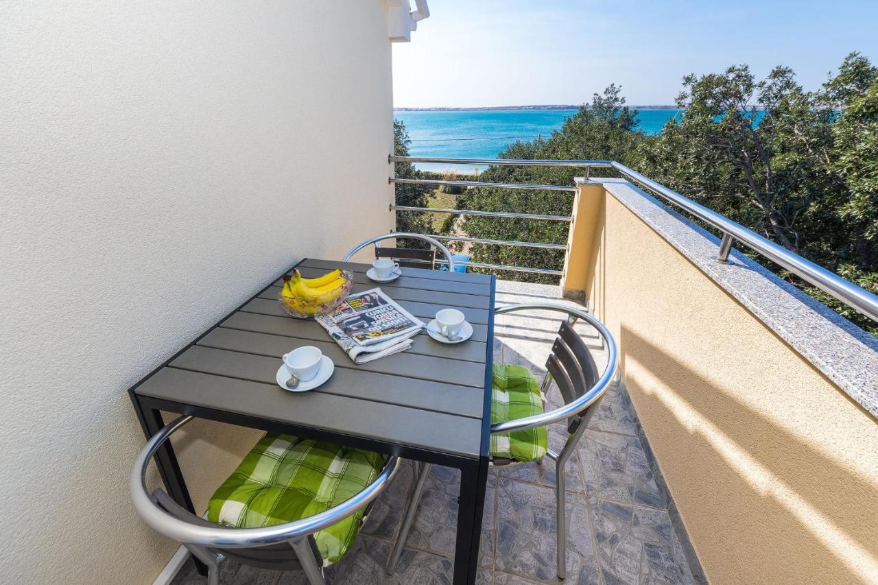 Apartments By The Sea Vrsi - Mulo, Zadar - 5951 Bagian luar foto