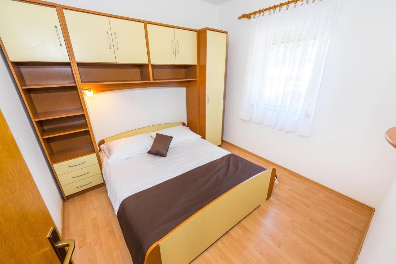 Apartments By The Sea Vrsi - Mulo, Zadar - 5951 Bagian luar foto
